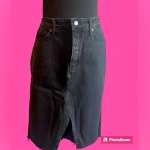 NWT Old Navy Higher High Rise Black Denim Skirt